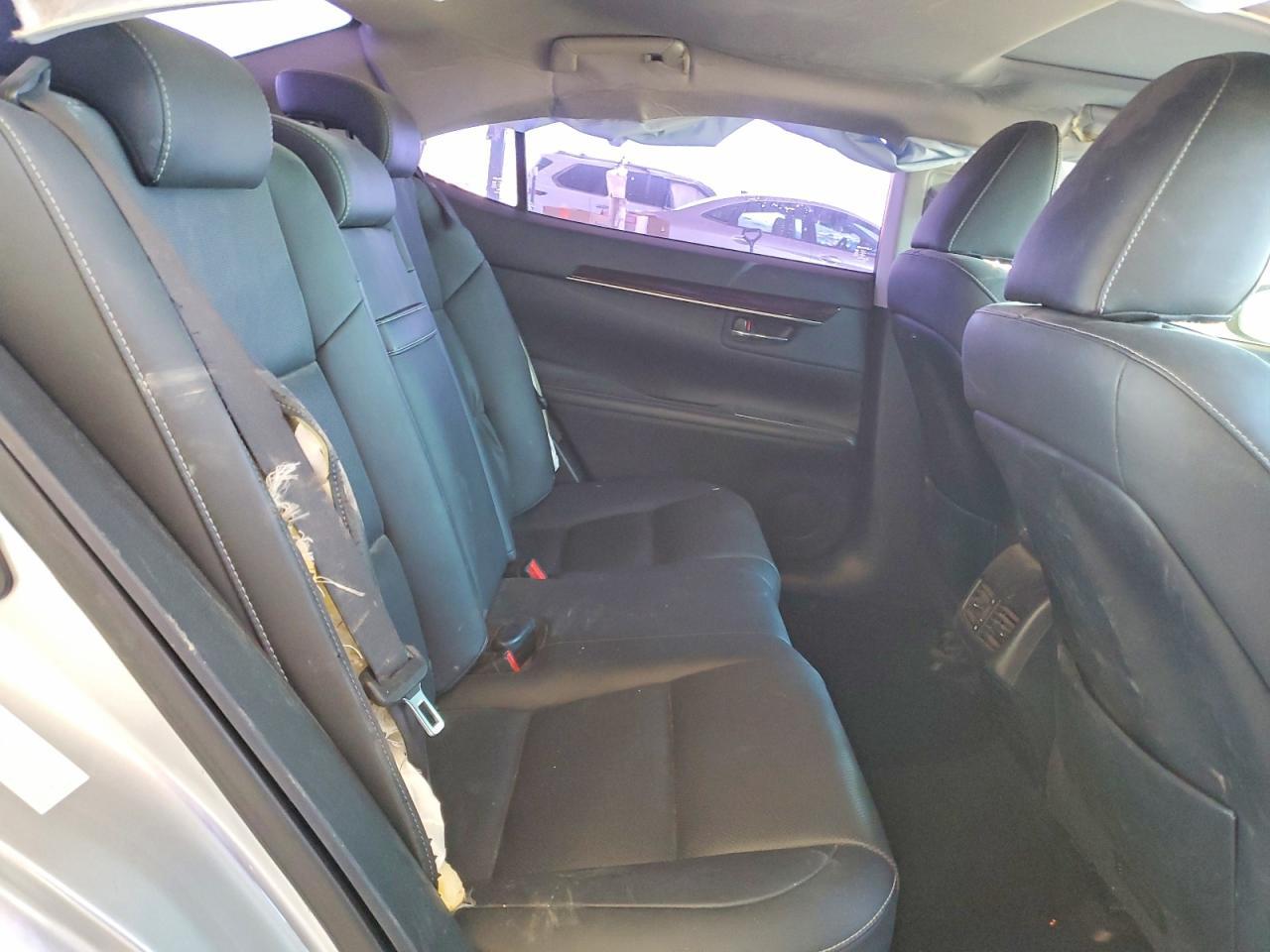 2016 LEXUS ES 300H