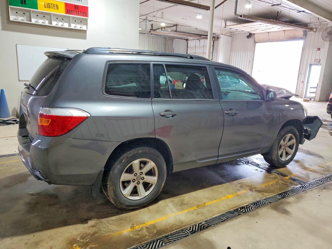 2010 TOYOTA HIGHLANDER
