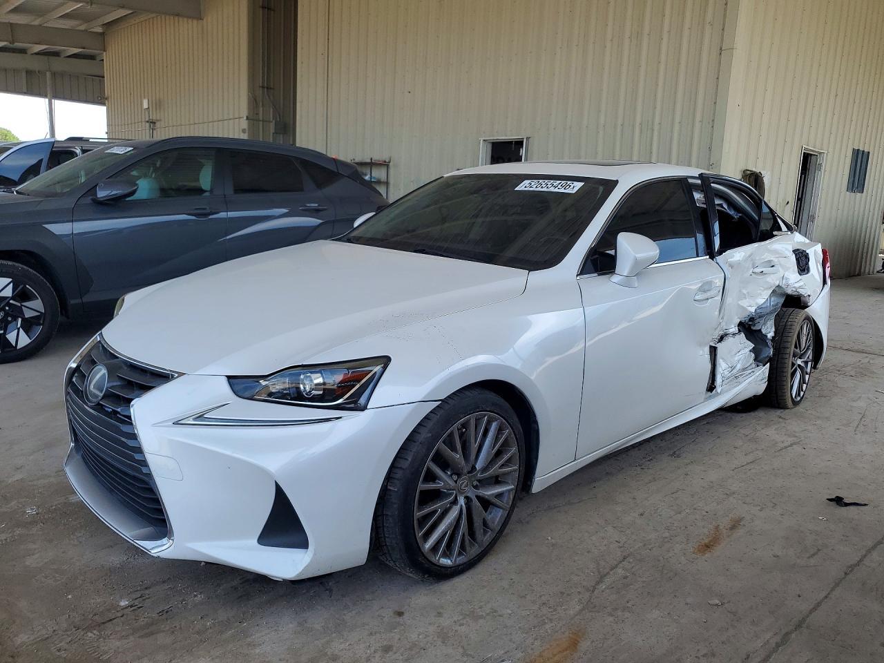2017 LEXUS IS 200t