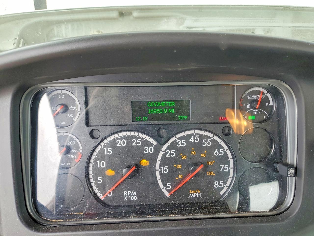 2023 FREIGHTLINER M2