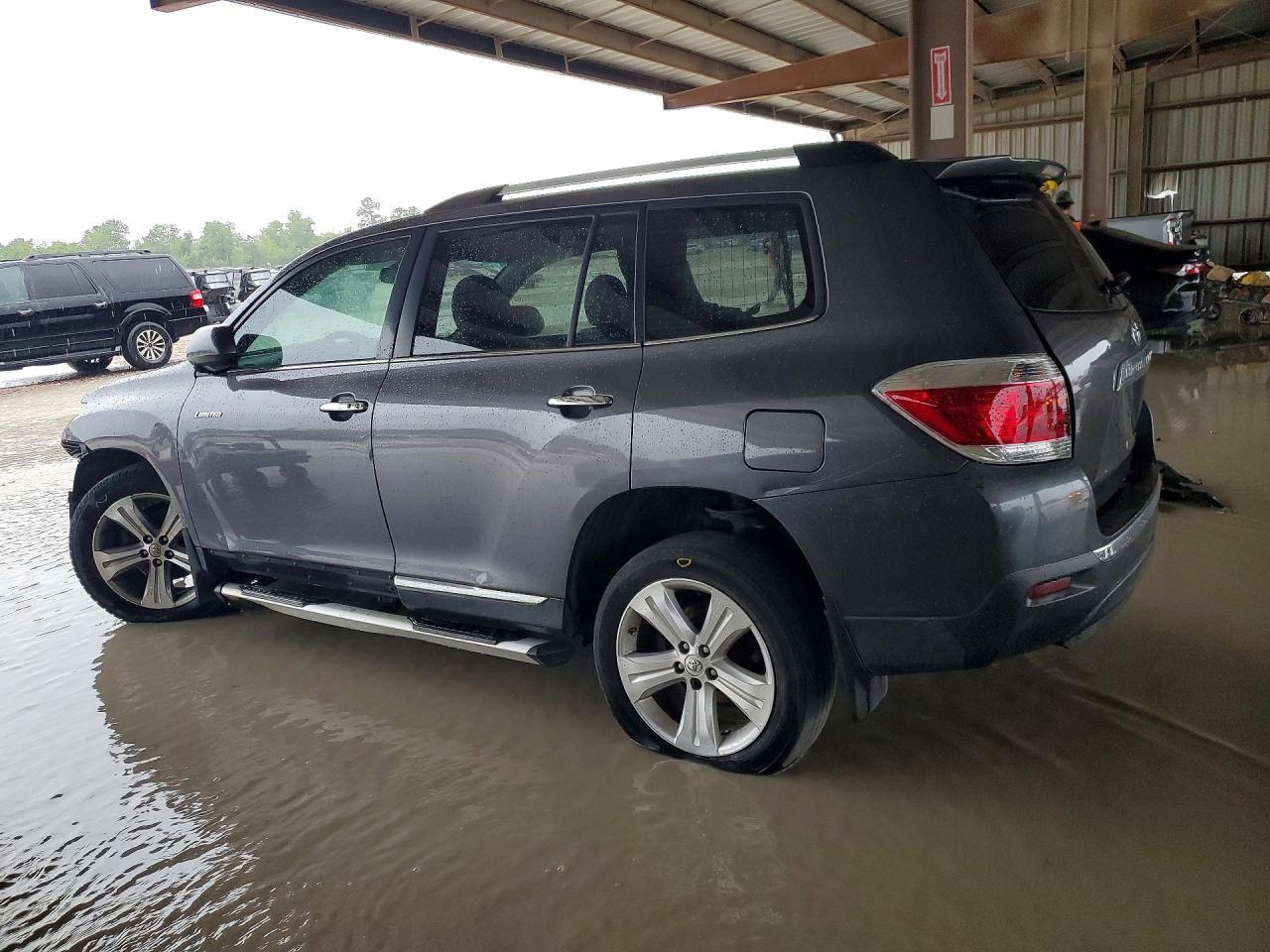 2013 TOYOTA HIGHLANDER