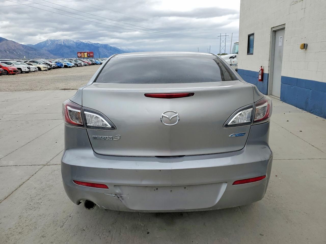 2013 MAZDA 3