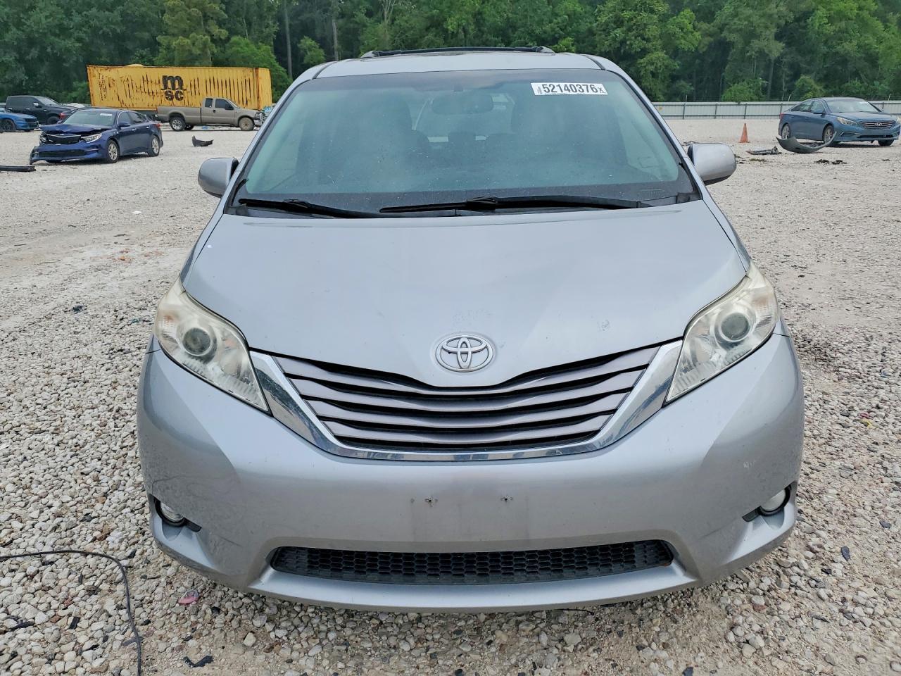 2017 TOYOTA SIENNA