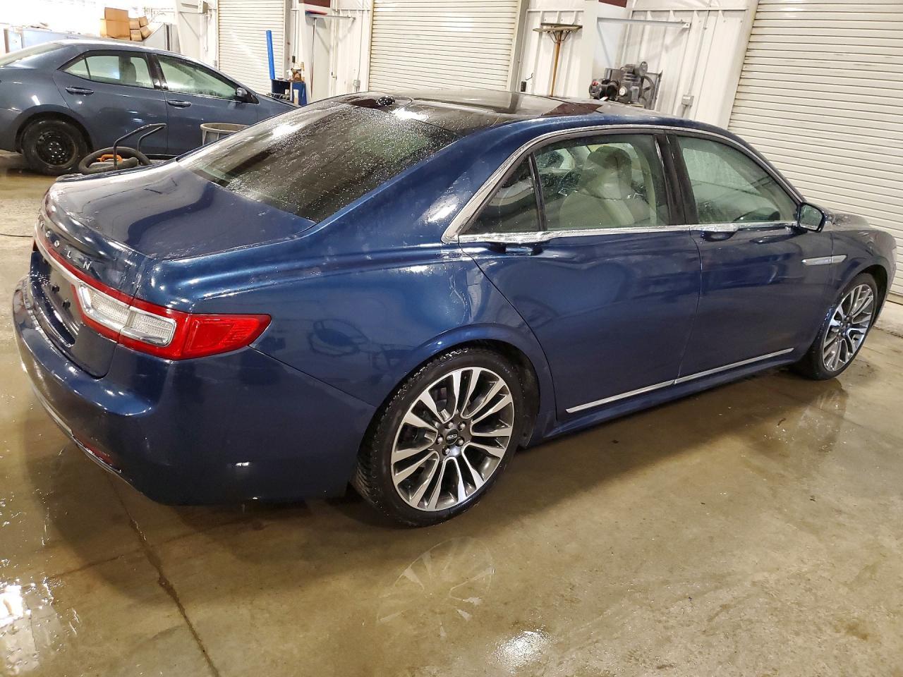 2017 LINCOLN Continental