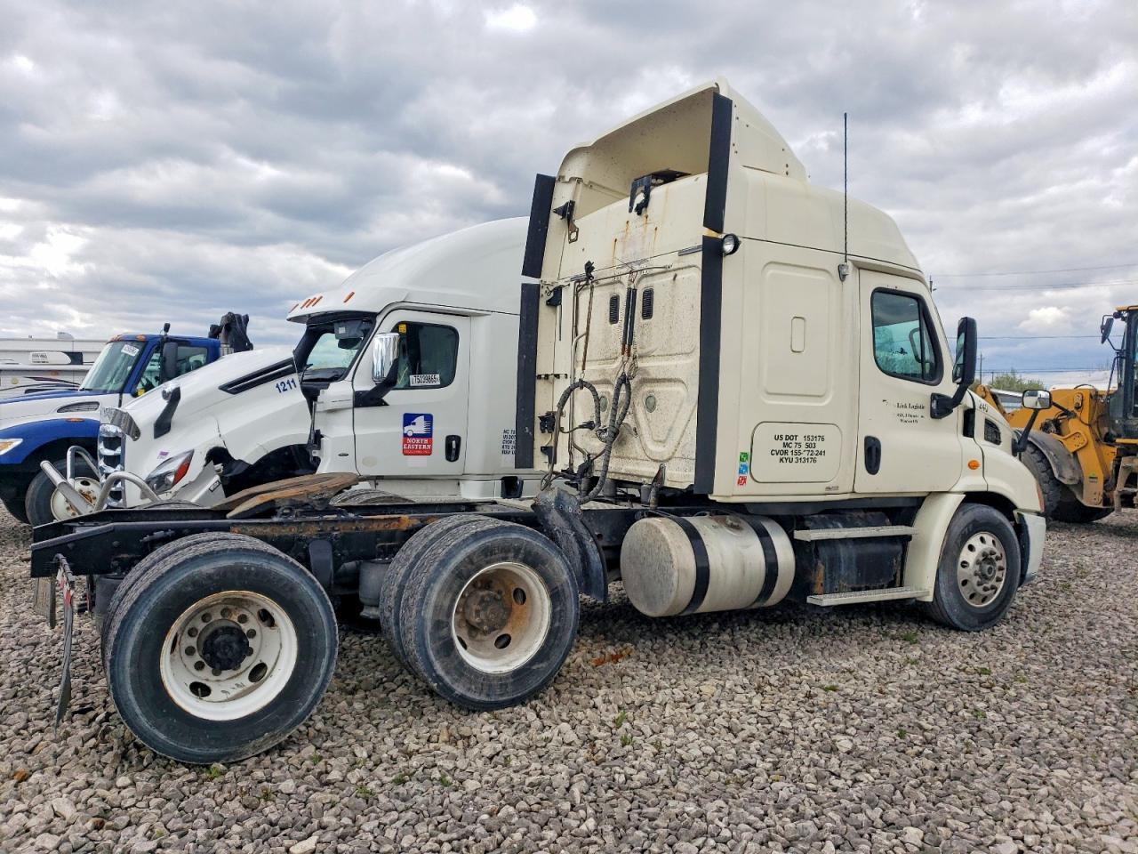 2013 FREIGHTLINER CASCADIA