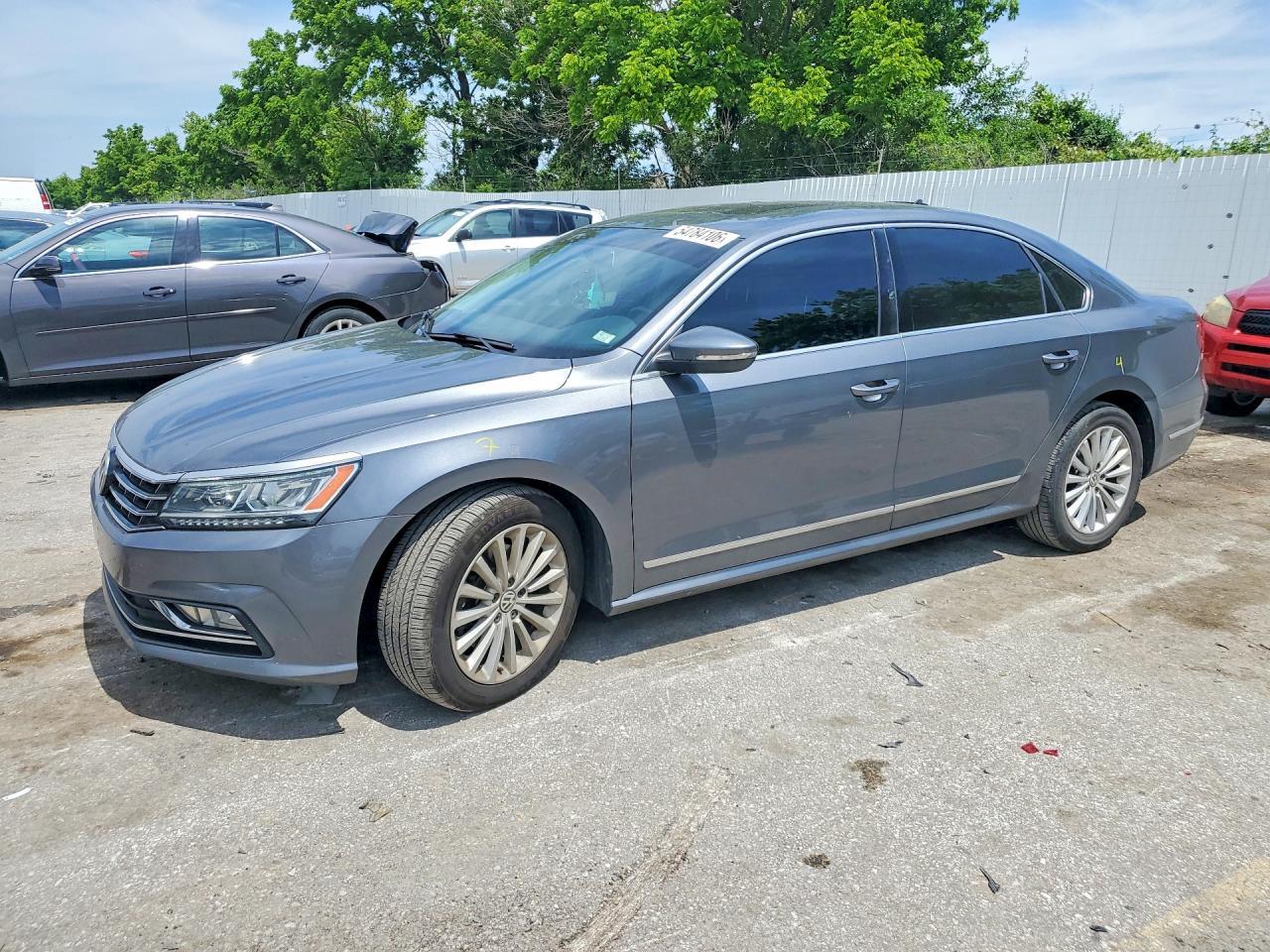 2016 VOLKSWAGEN Passat