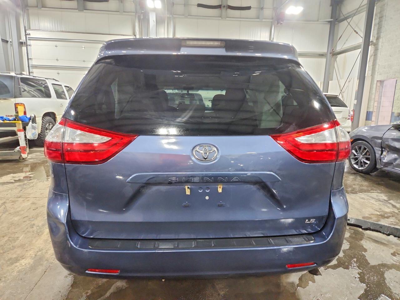 2016 TOYOTA SIENNA
