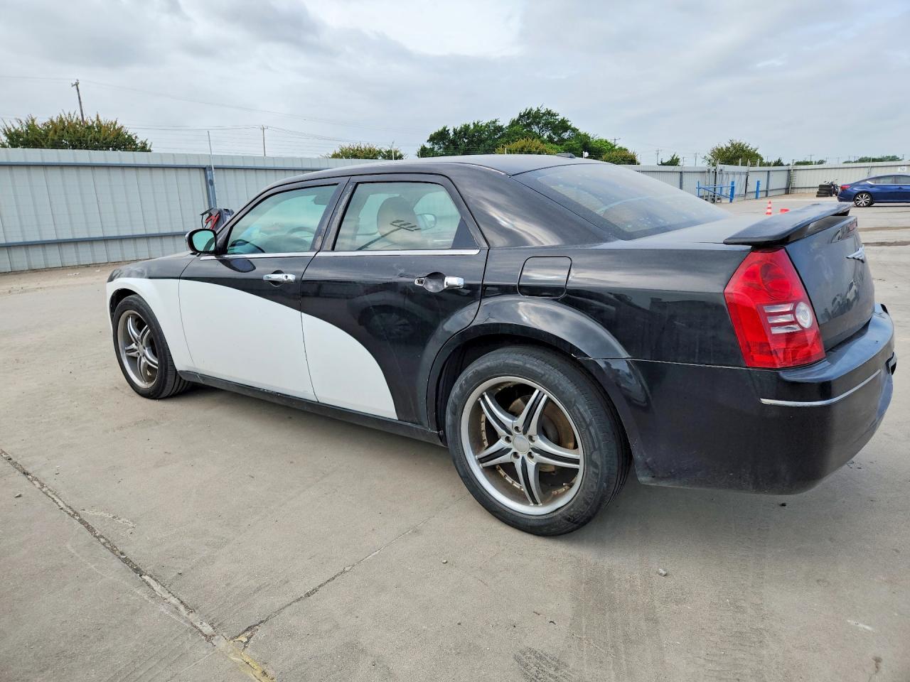 2010 CHRYSLER 300
