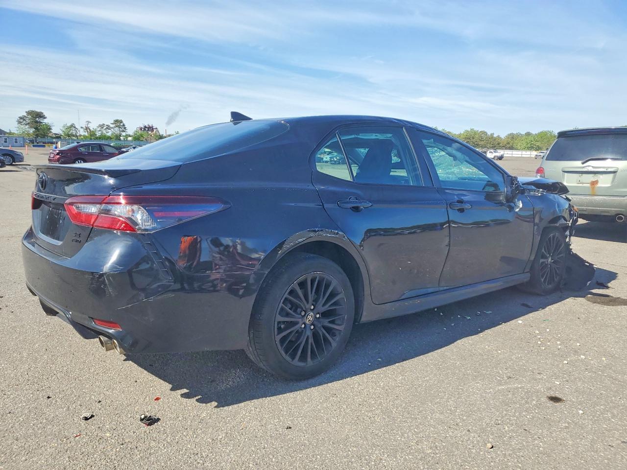 2022 TOYOTA CAMRY