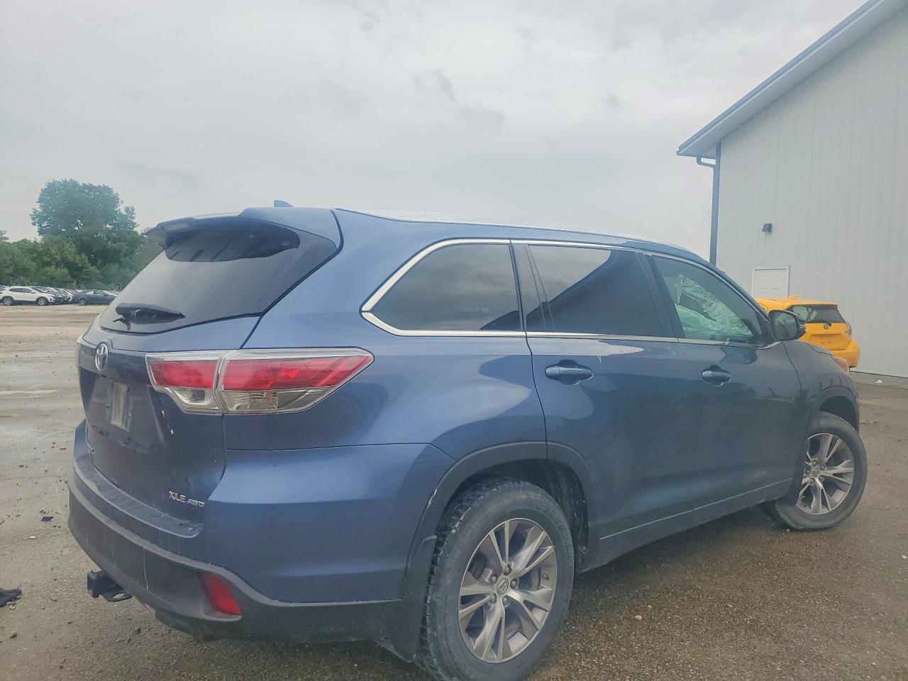 2015 TOYOTA HIGHLANDER