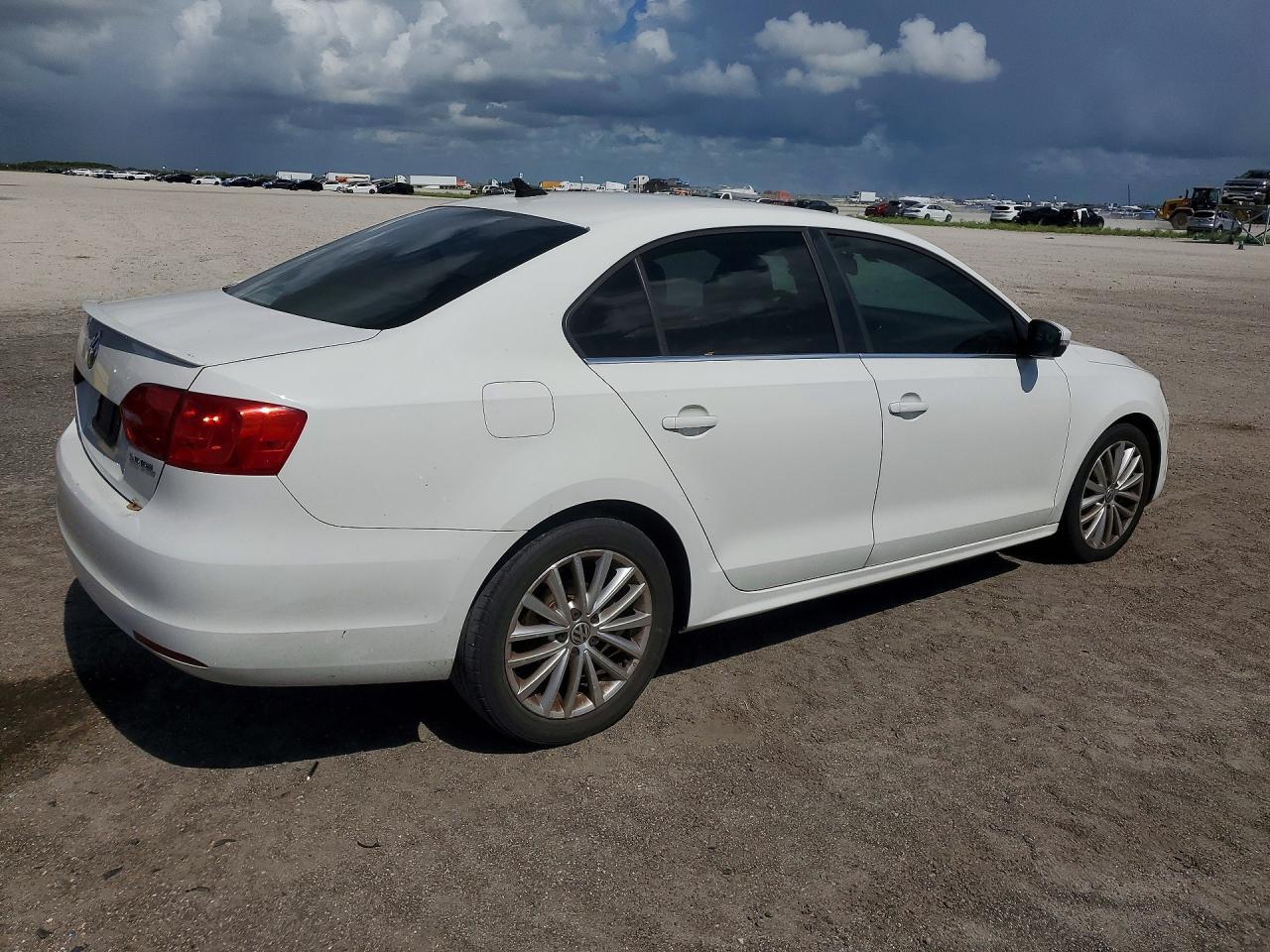 2013 VOLKSWAGEN JETTA
