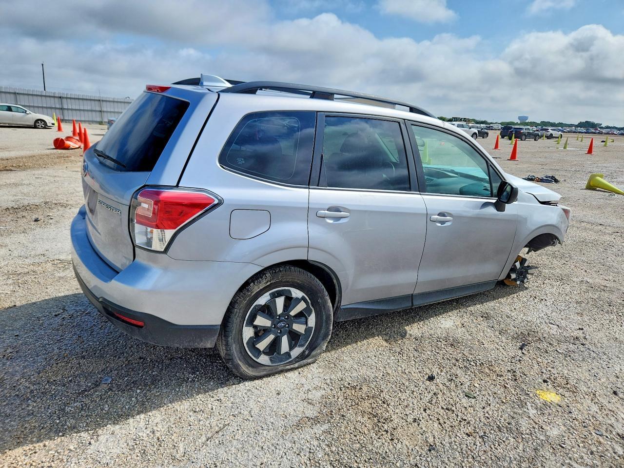 2018 SUBARU FORESTER