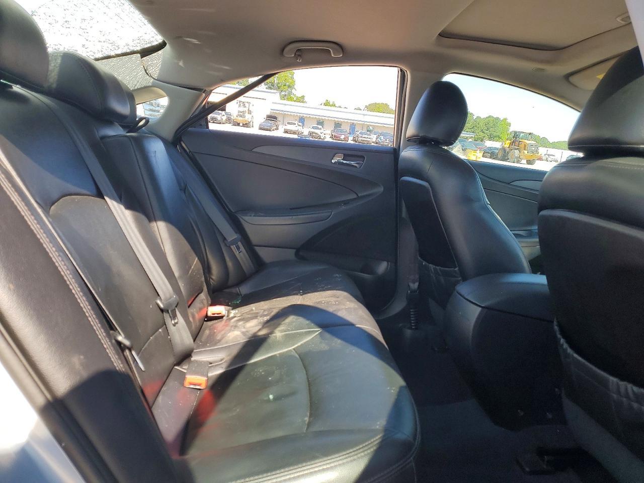 2011 HYUNDAI SONATA