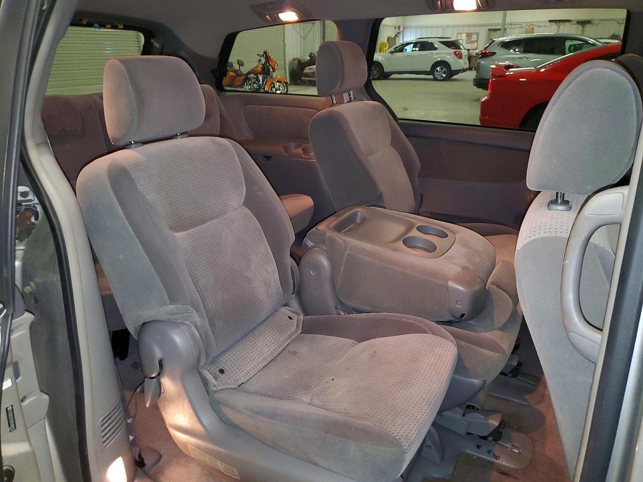 2008 TOYOTA SIENNA