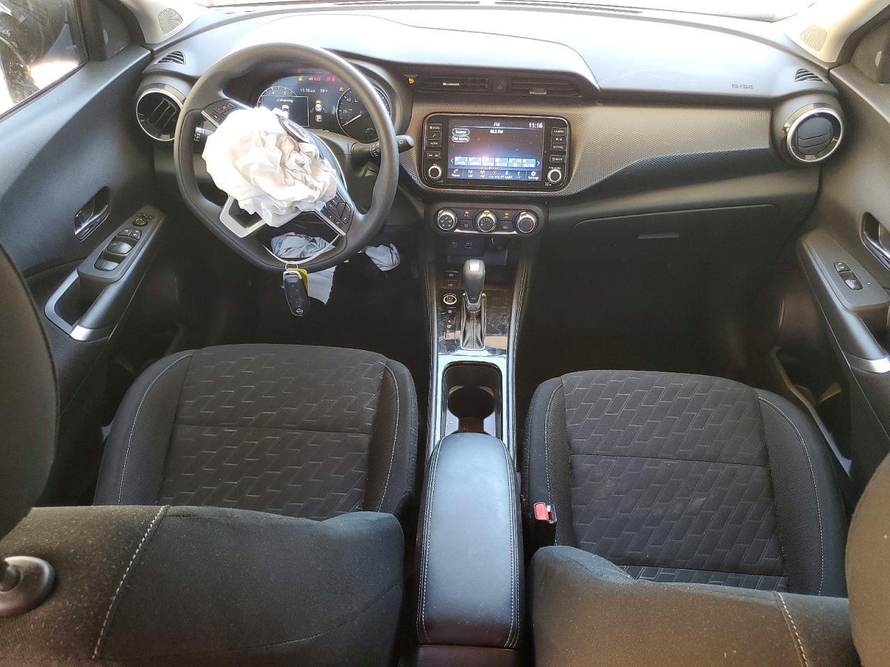 2024 NISSAN KICKS