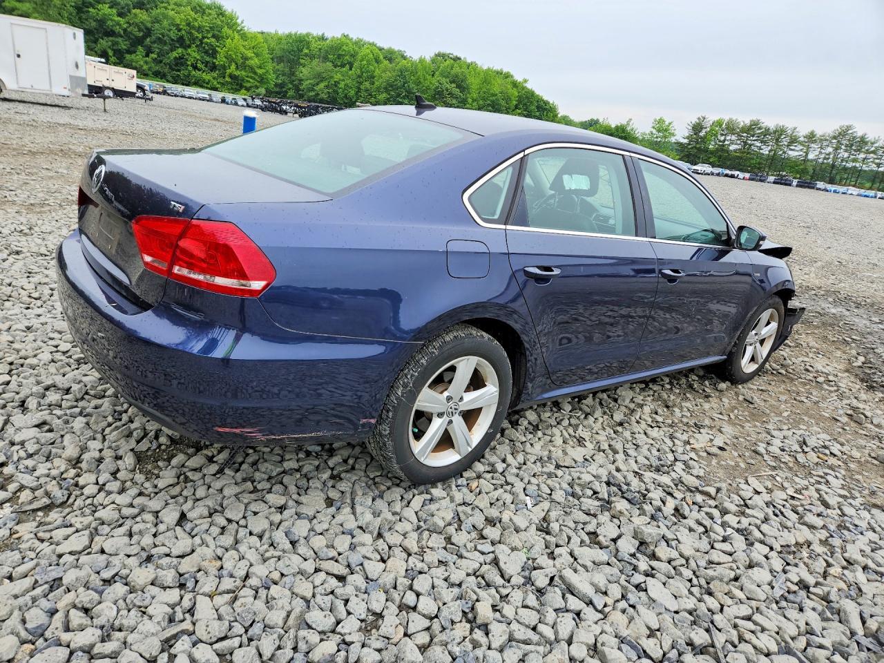 2015 VOLKSWAGEN Passat