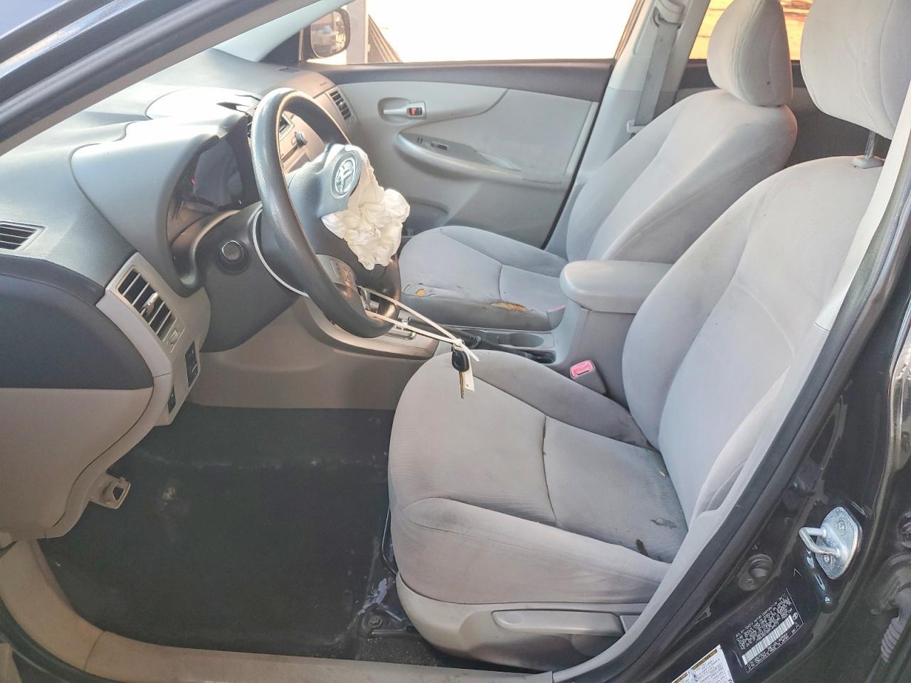 2011 TOYOTA COROLLA