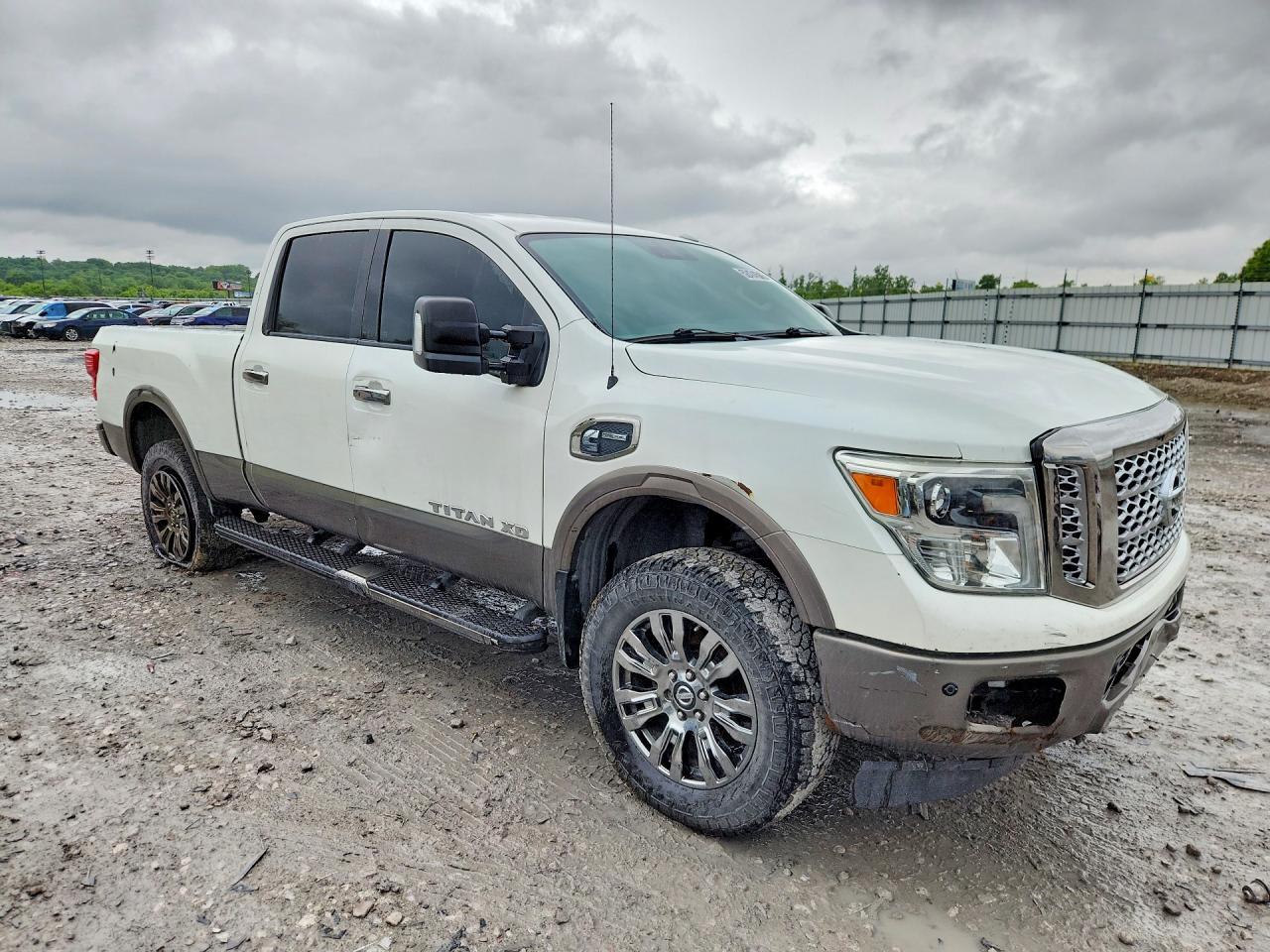 2016 NISSAN Titan