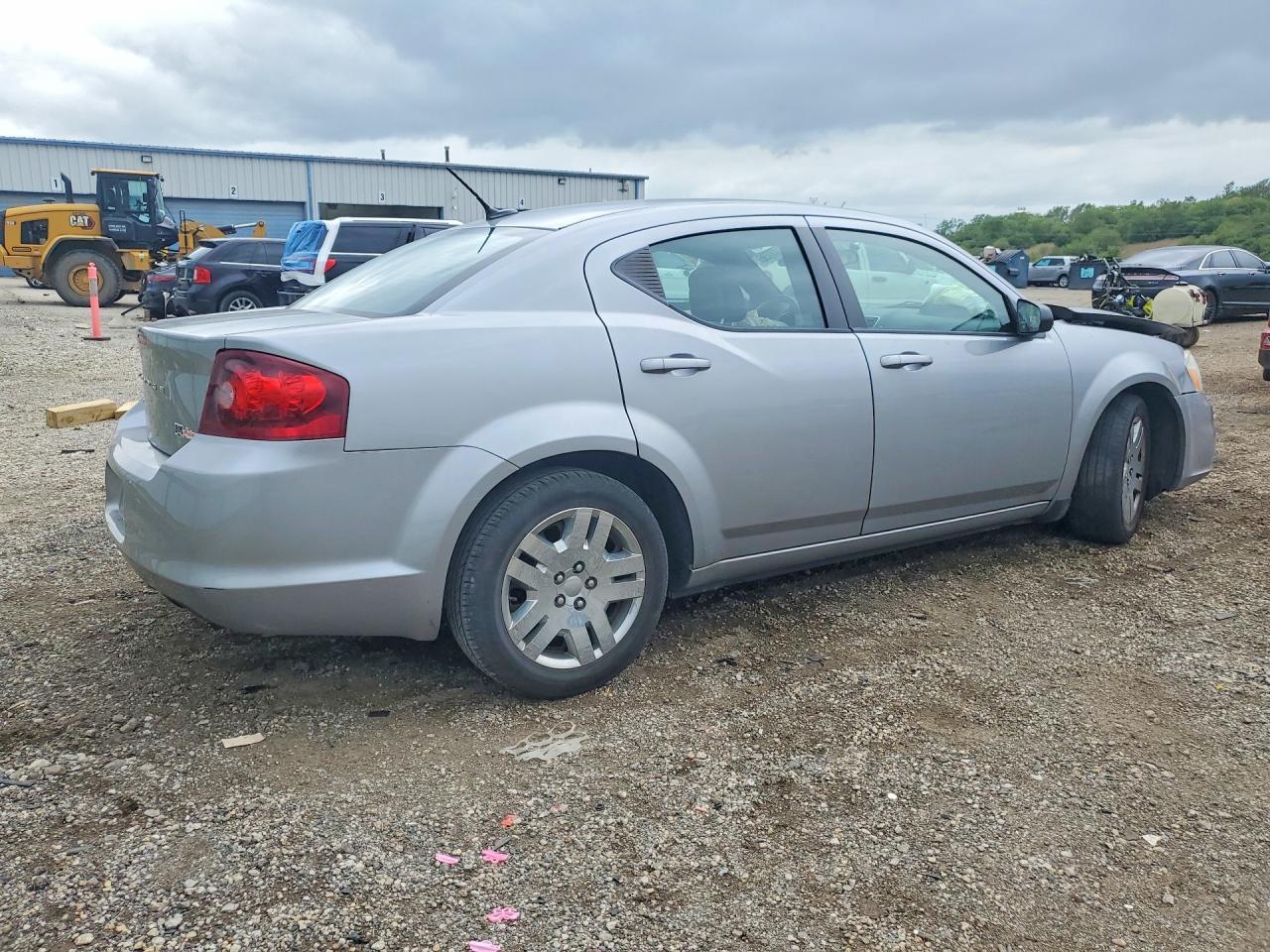 2013 DODGE Avenger