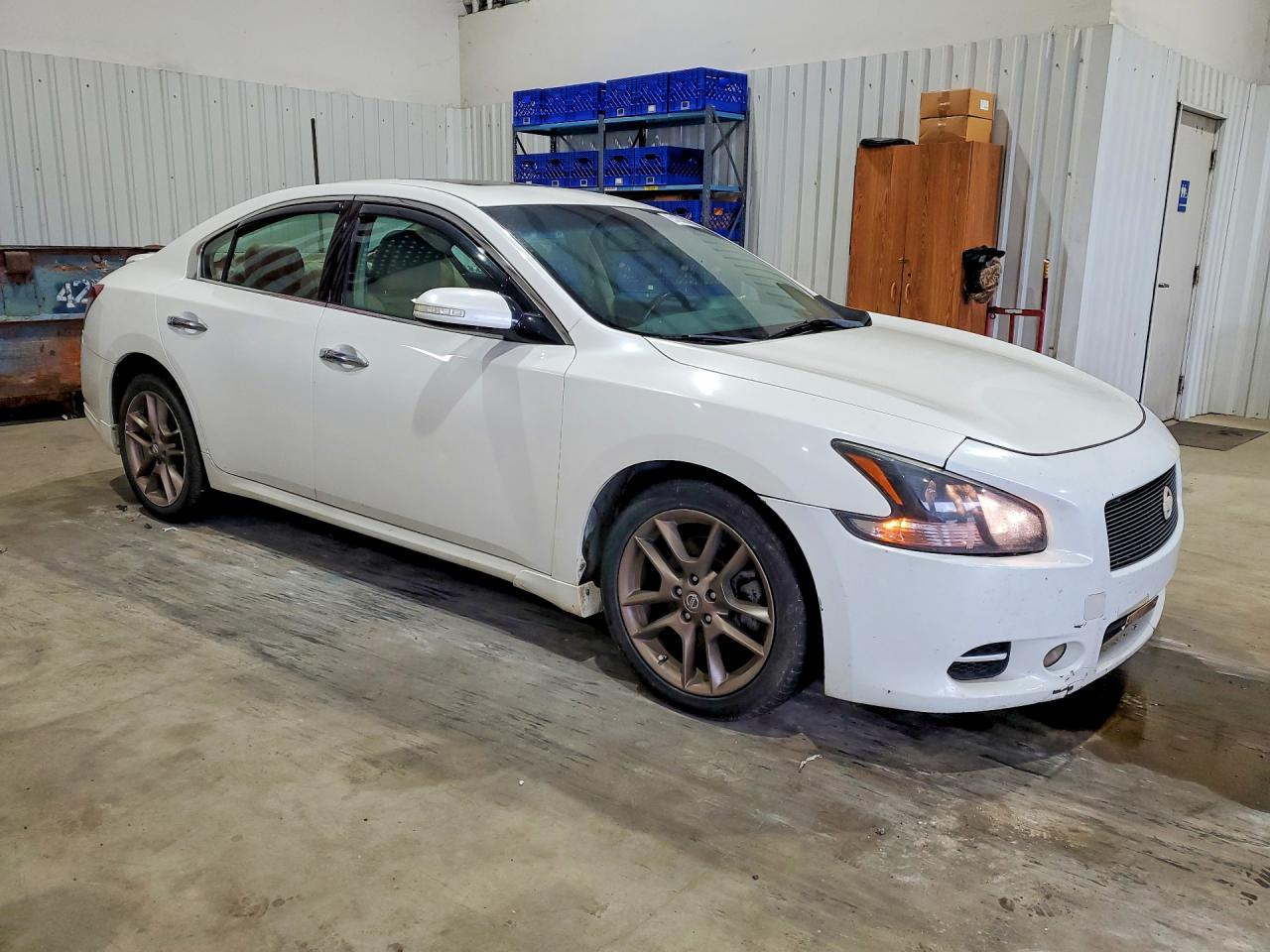 2011 NISSAN Maxima