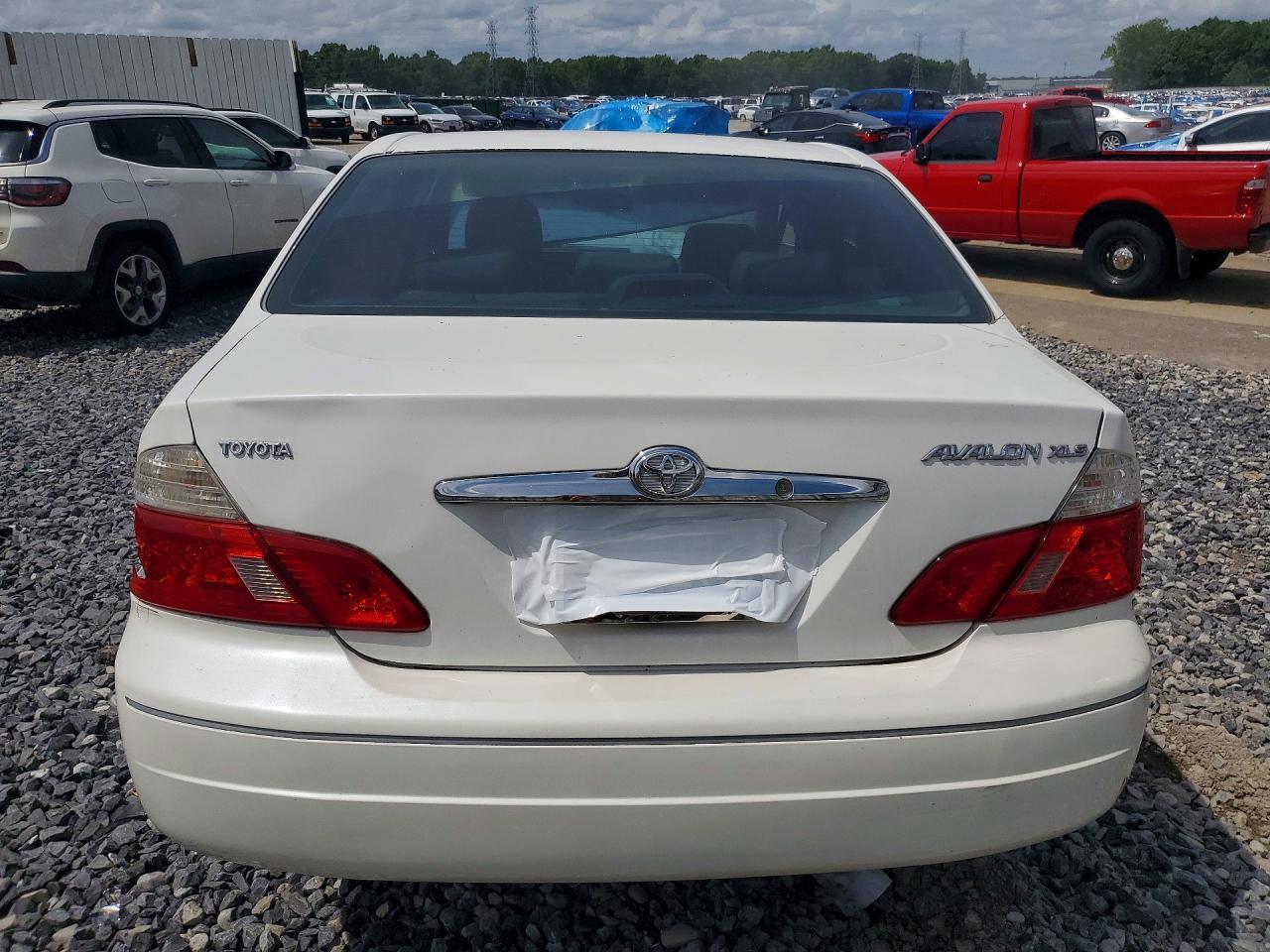 2004 TOYOTA Avalon