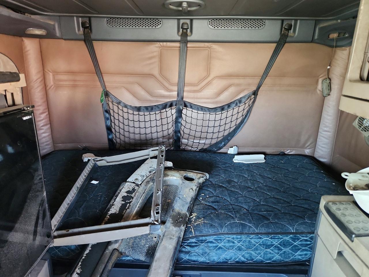 2016 FREIGHTLINER CASCADIA