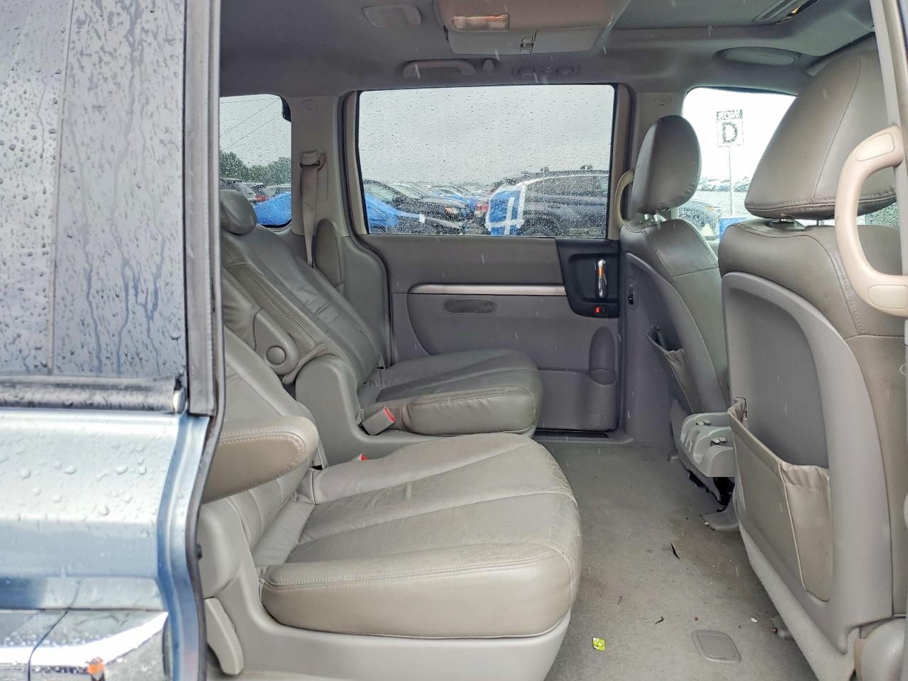 2007 HYUNDAI Entourage