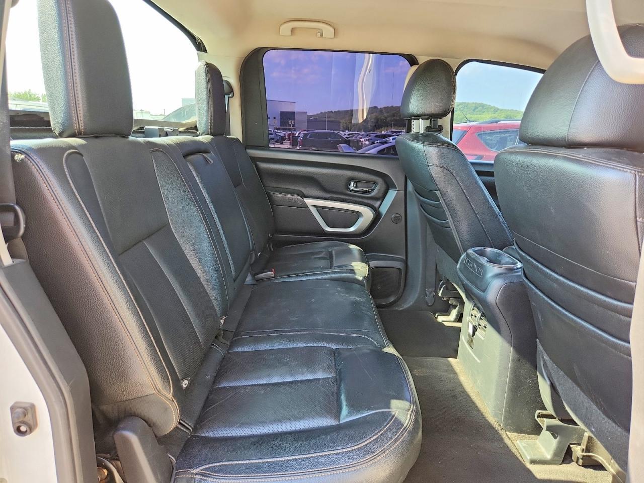 2017 NISSAN Titan