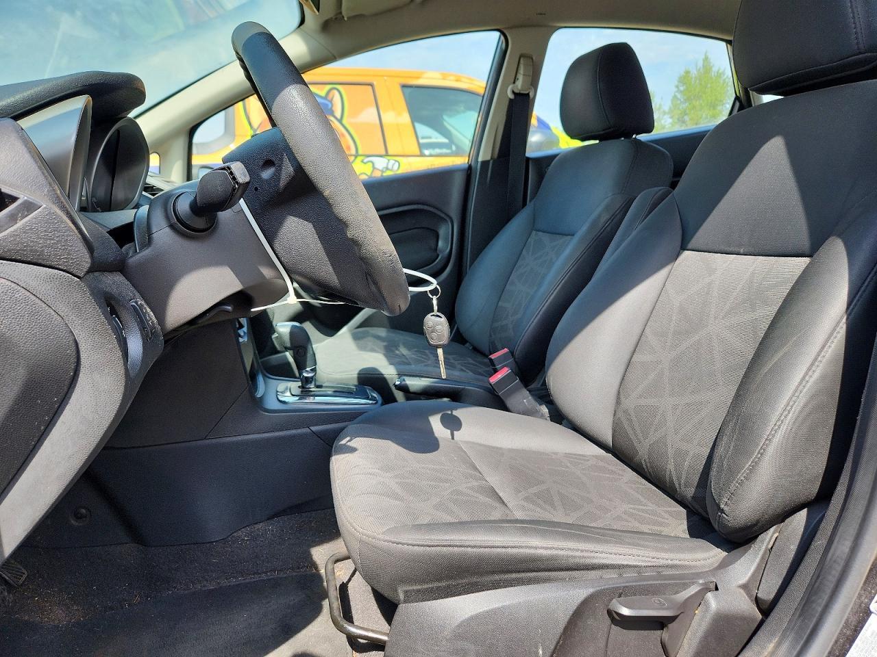 2013 FORD Fiesta
