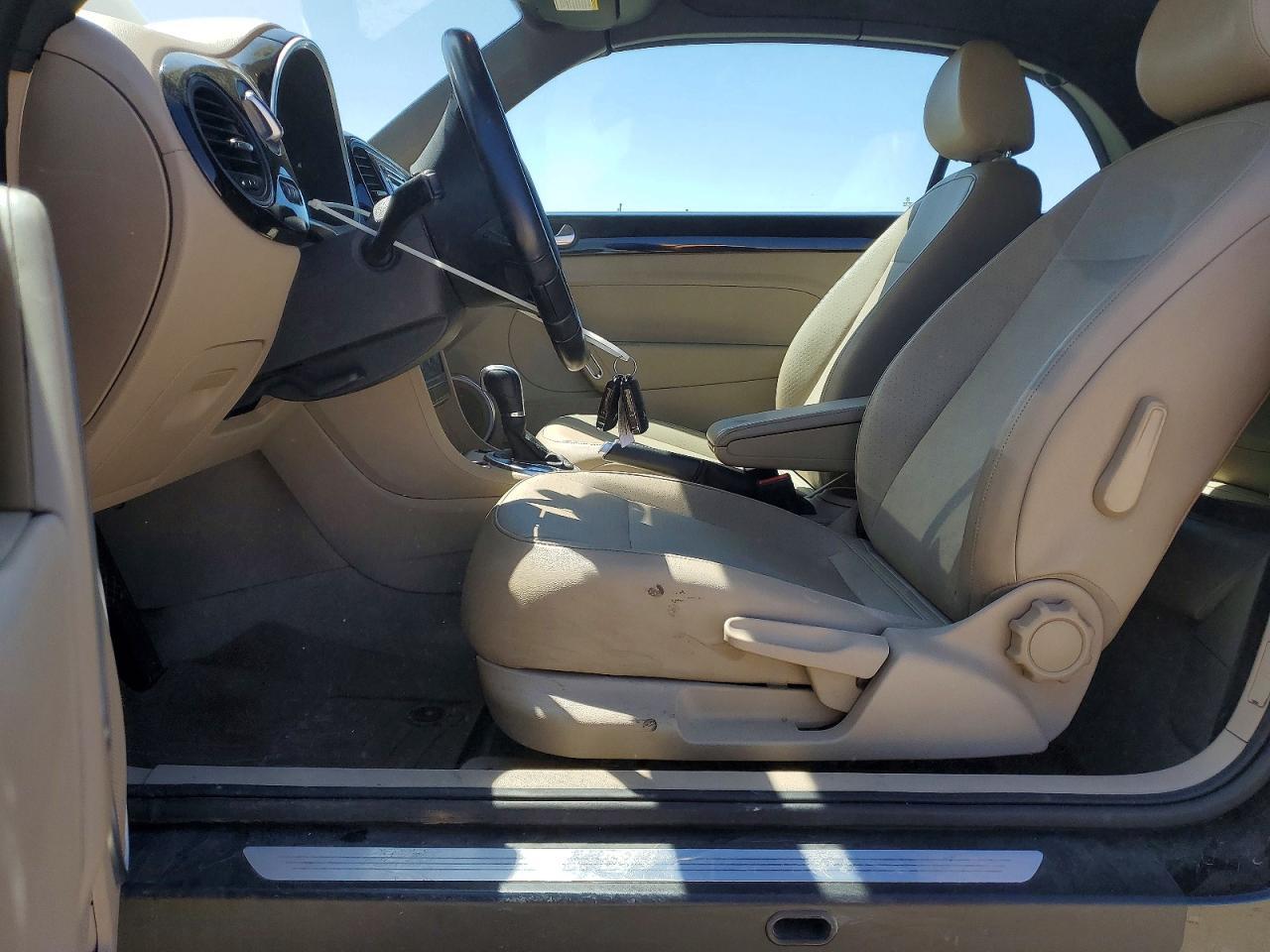 2015 VOLKSWAGEN Beetle