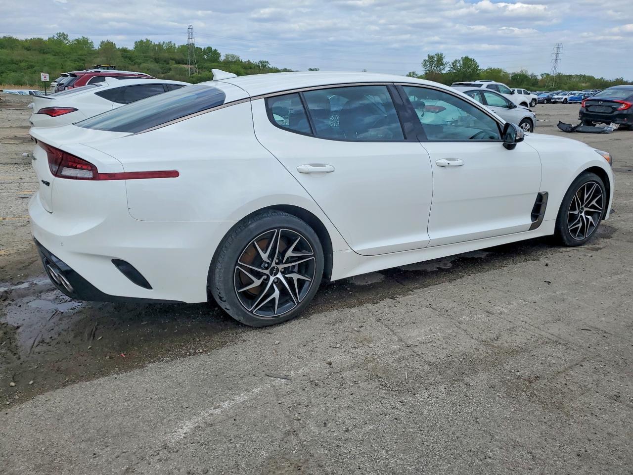 2022 KIA Stinger