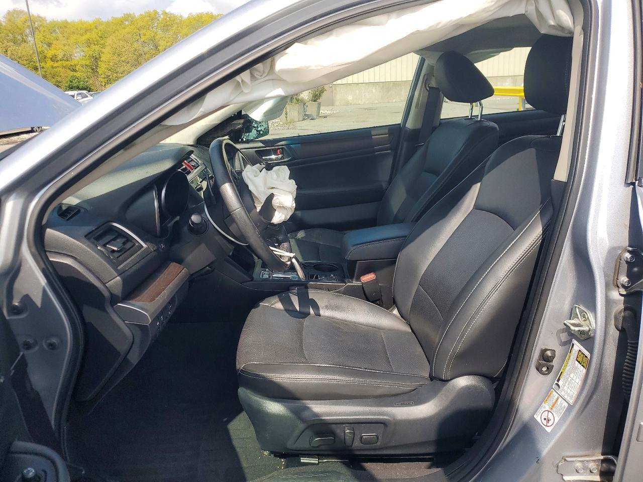 2017 SUBARU Legacy