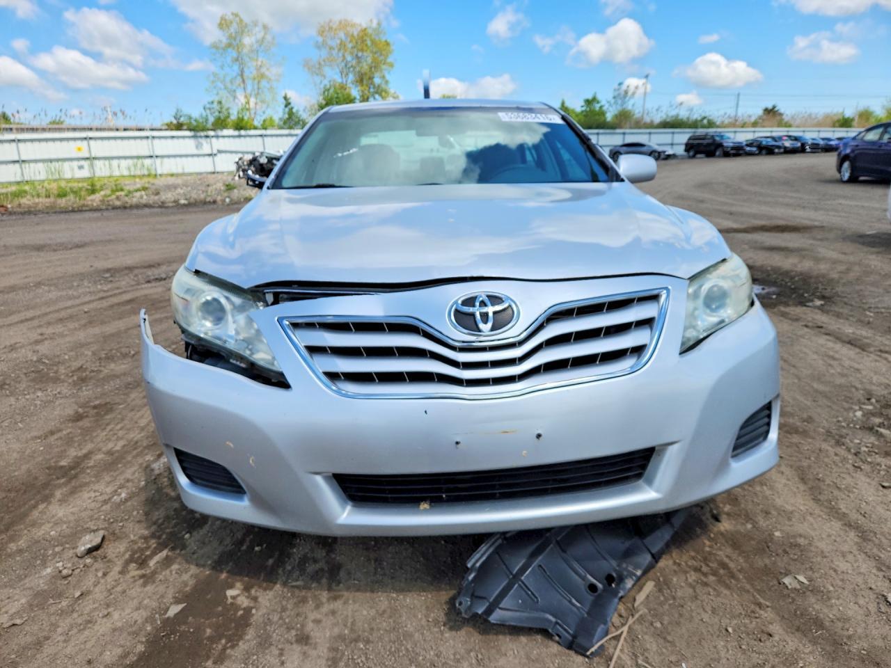 2011 TOYOTA CAMRY