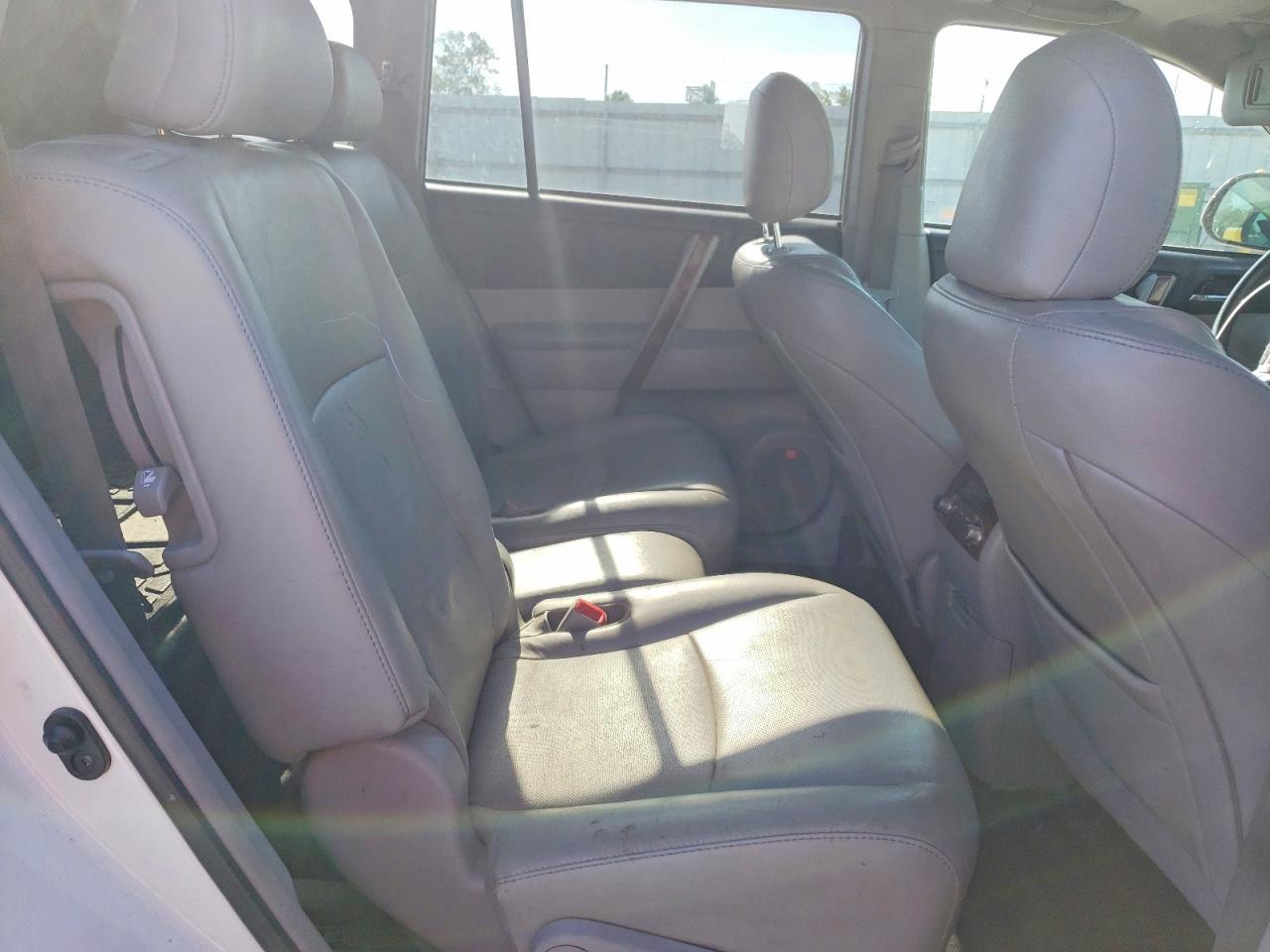 2012 TOYOTA HIGHLANDER