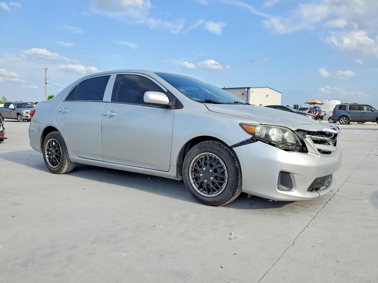 2013 TOYOTA COROLLA