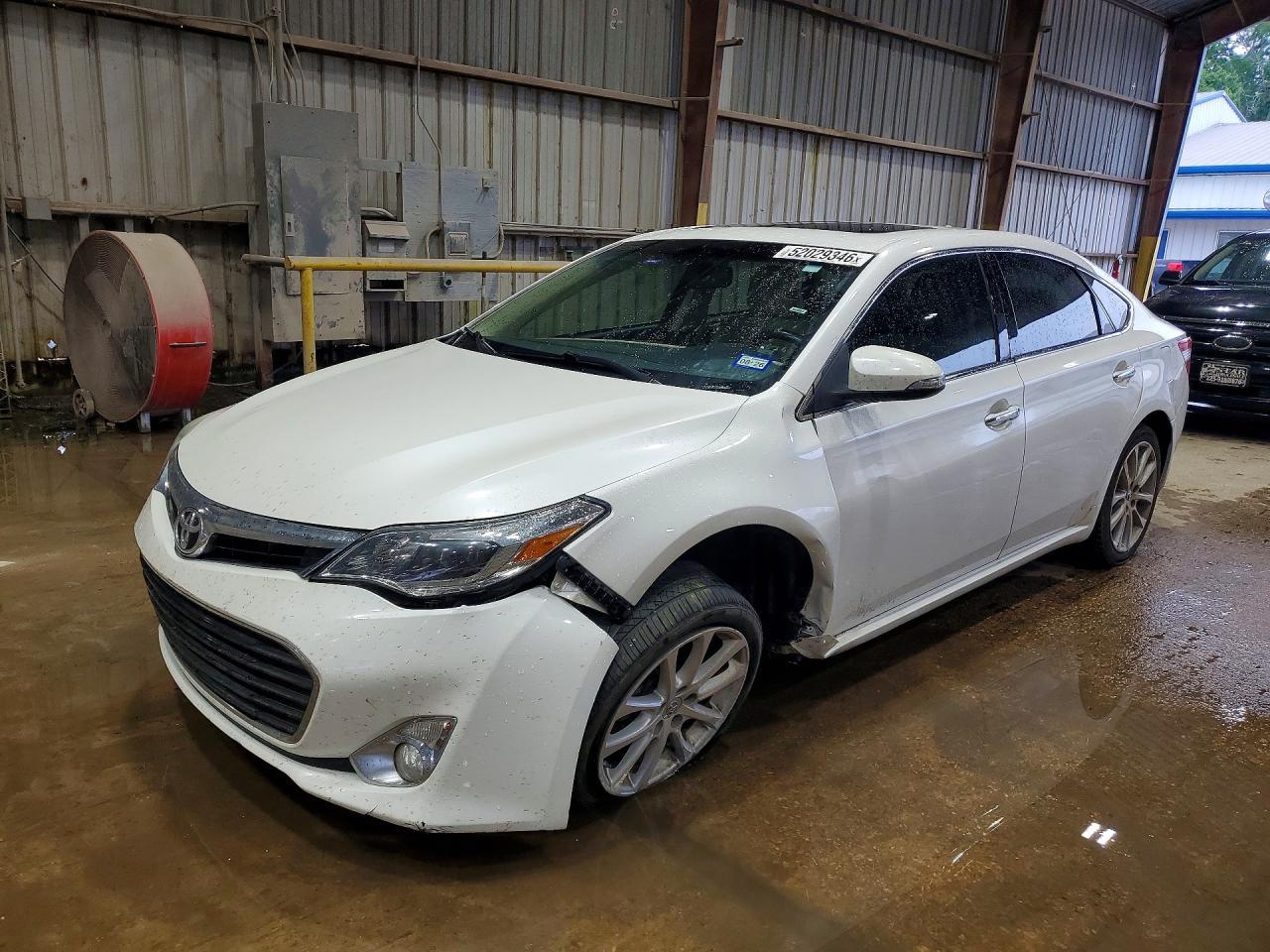 2013 TOYOTA Avalon