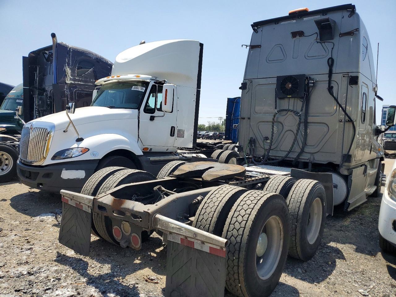 2013 FREIGHTLINER CASCADIA 125