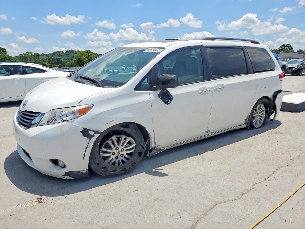 2014 TOYOTA SIENNA