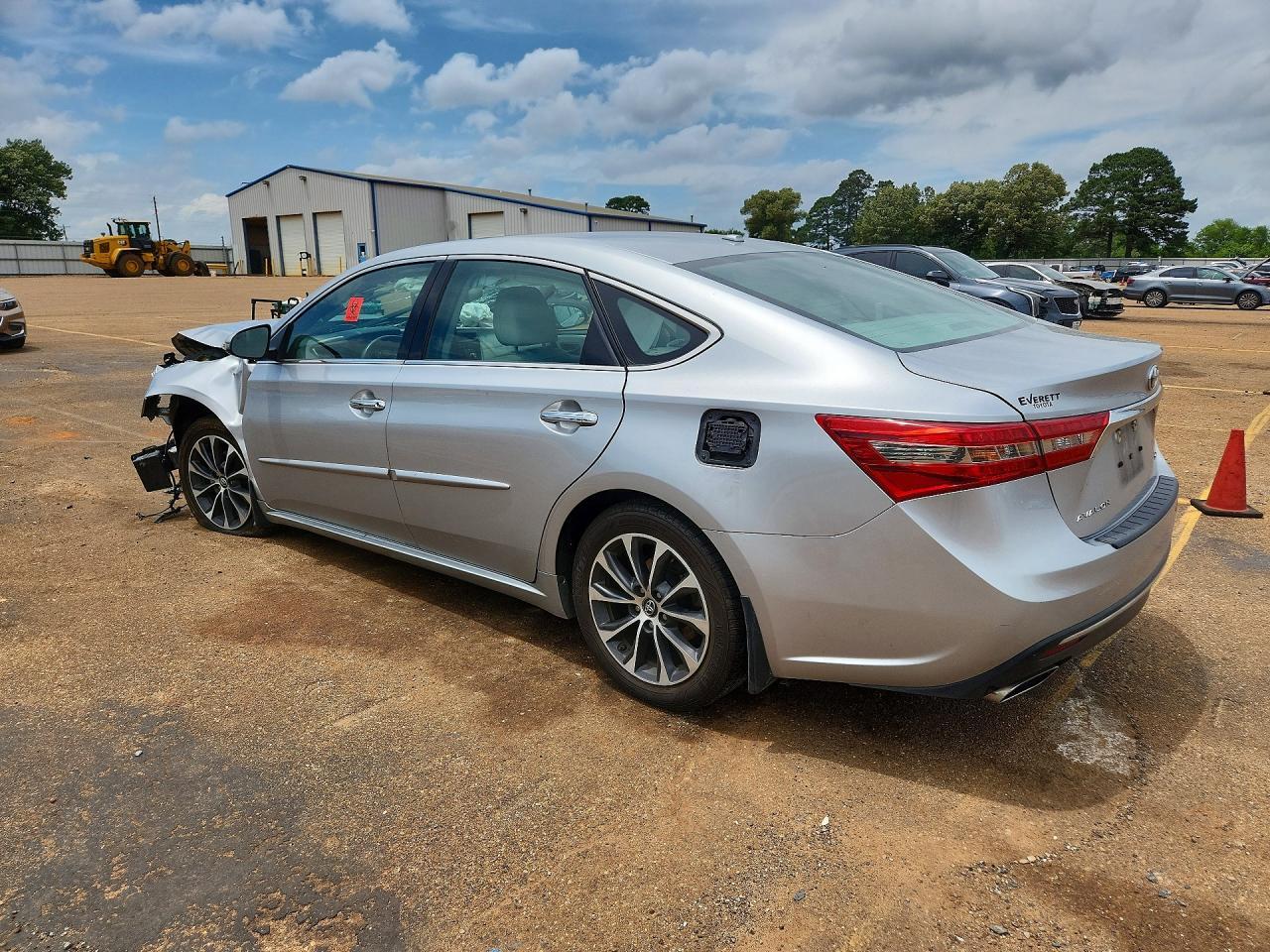 2018 TOYOTA Avalon