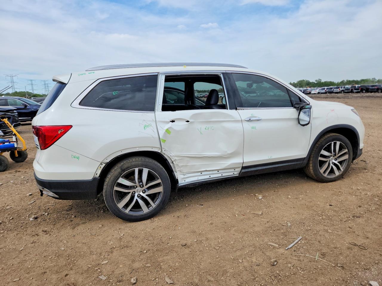 2017 HONDA PILOT