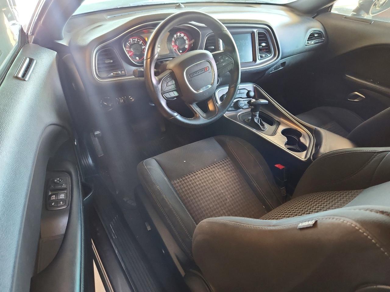 2016 DODGE Challenger
