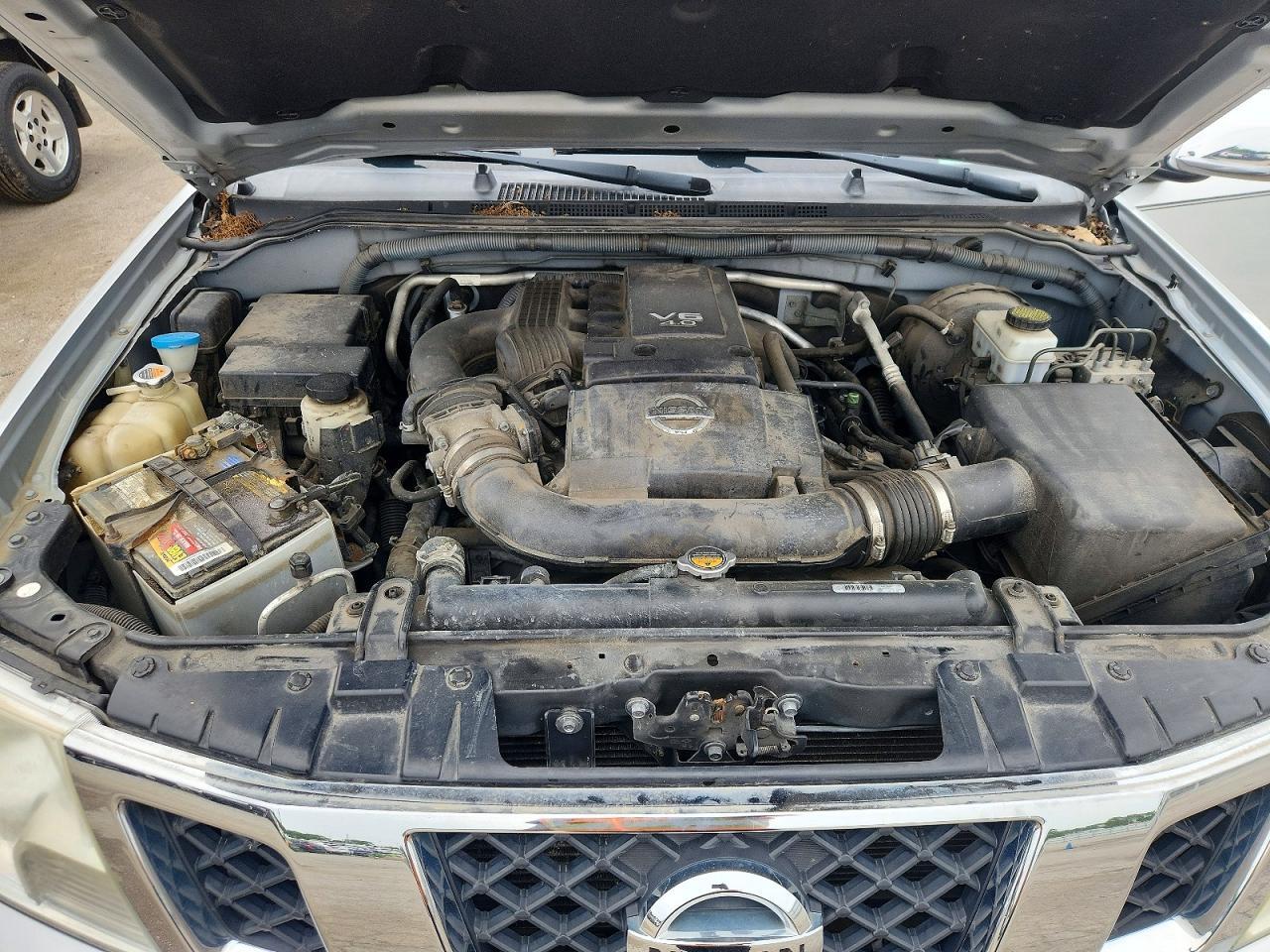 2012 NISSAN Frontier