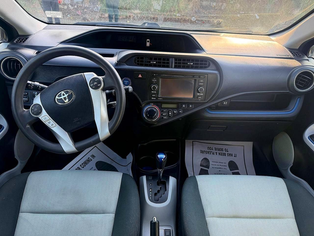 2013 TOYOTA Prius c