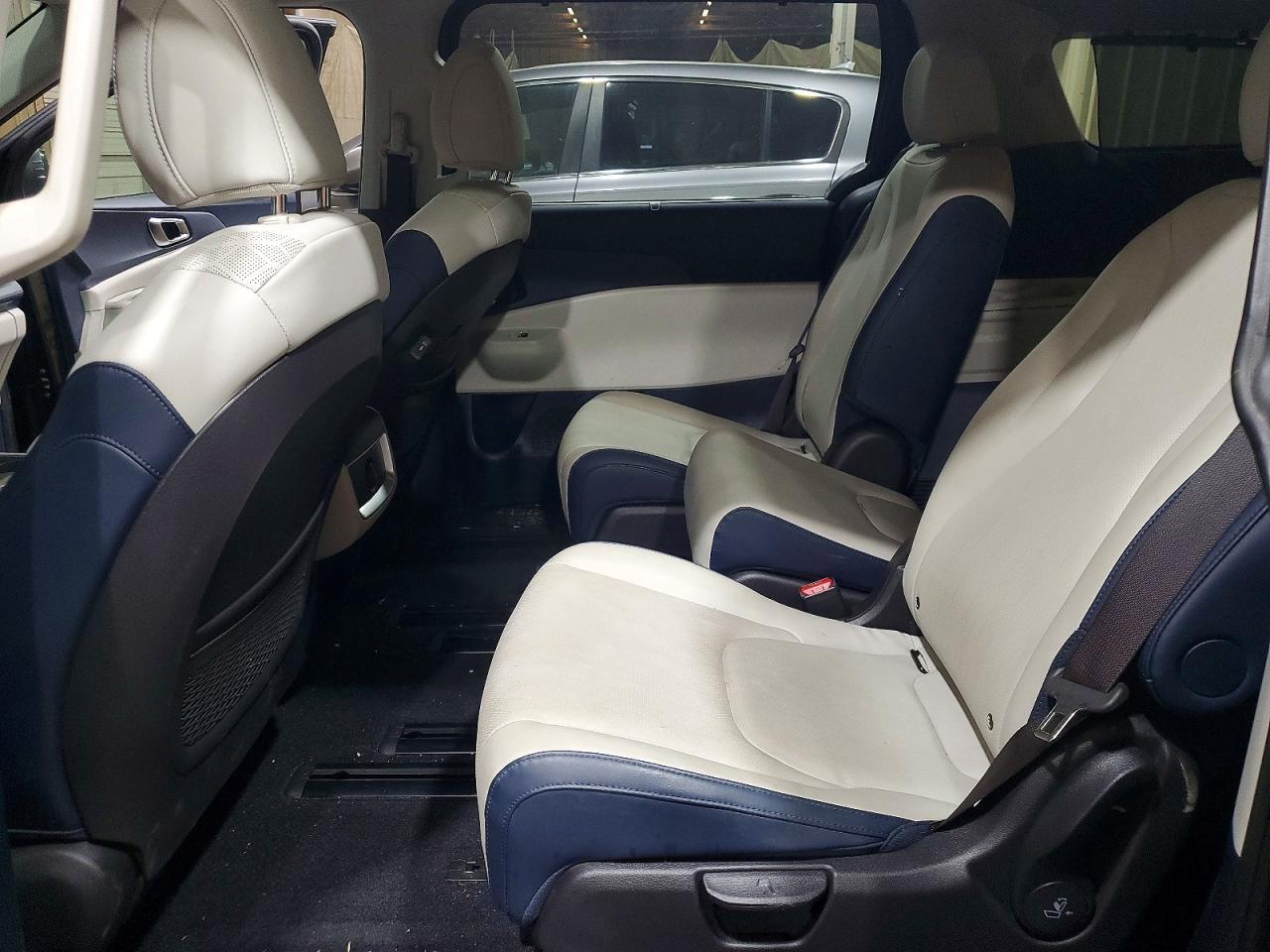 2025 KIA Carnival