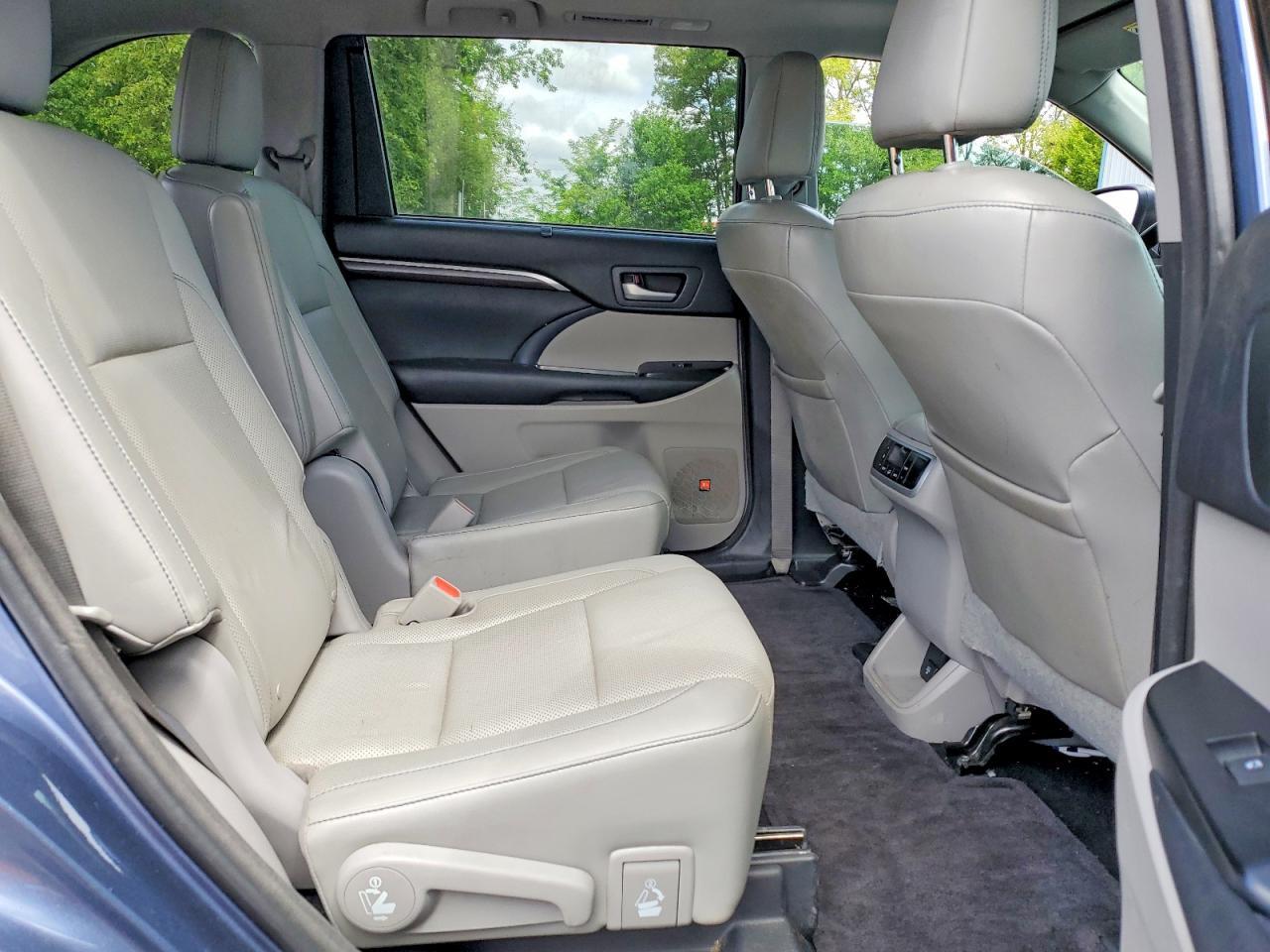 2015 TOYOTA HIGHLANDER