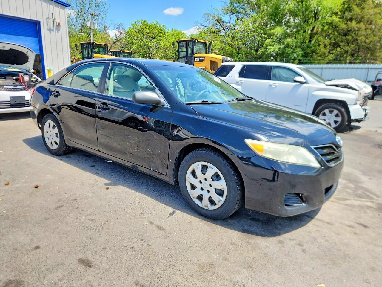 2011 TOYOTA CAMRY