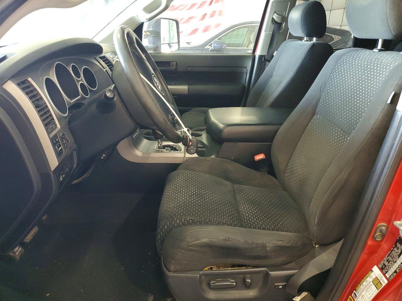 2011 TOYOTA TUNDRA
