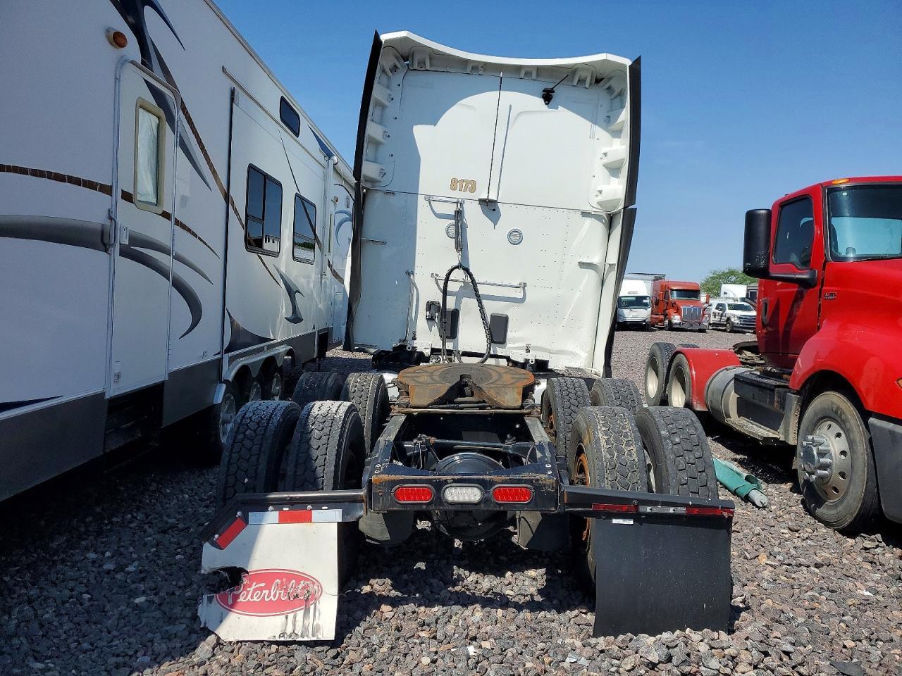 2023 PETERBILT 579