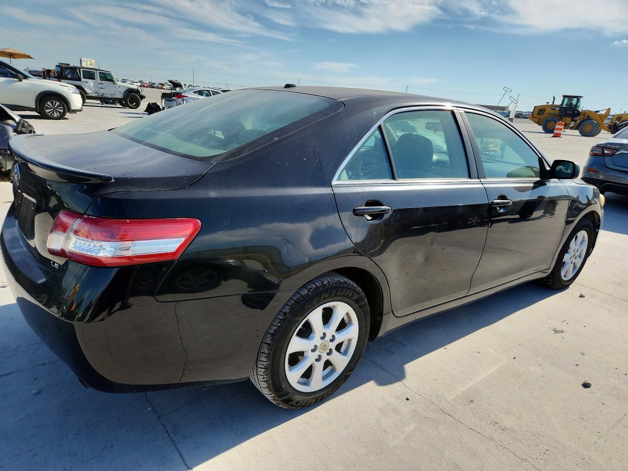 2011 TOYOTA CAMRY