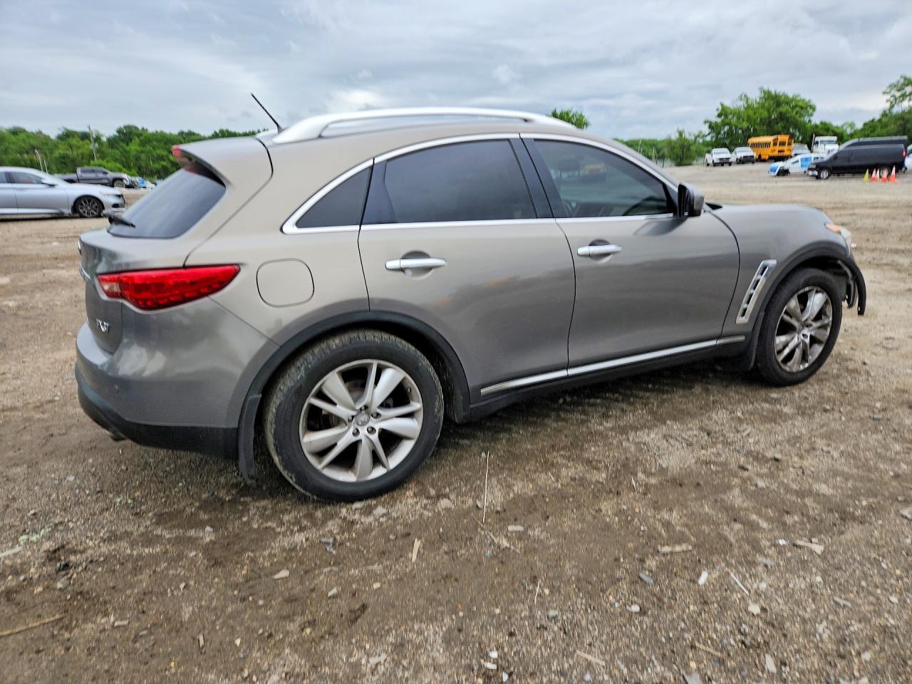 2013 INFINITI FX37